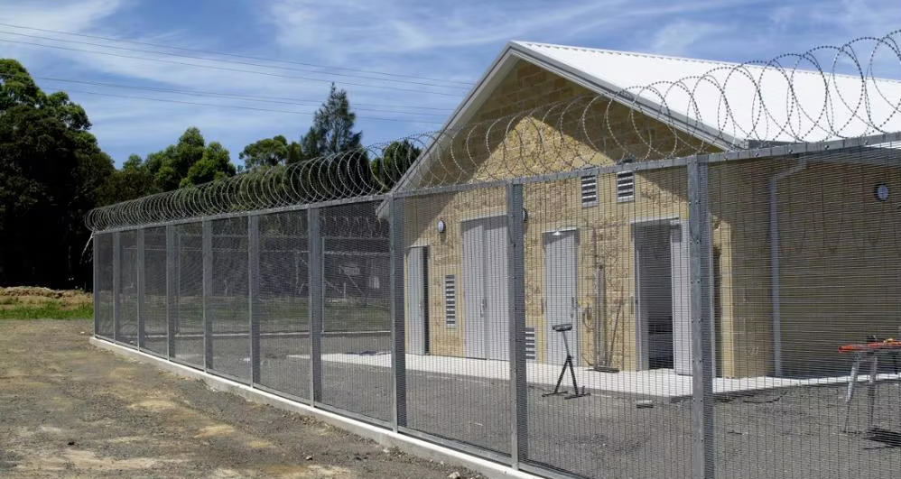 防攀爬護(hù)欄